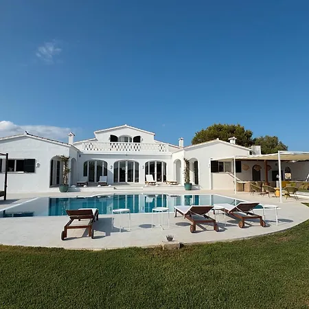 Estrellita Villa